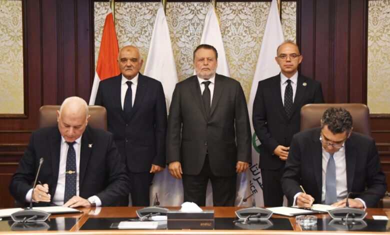 محافظ البنك المركزي يدعم الشهداء