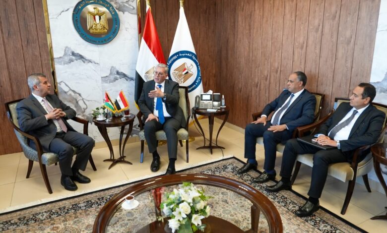 وزيرا البترول بمصر والأردن