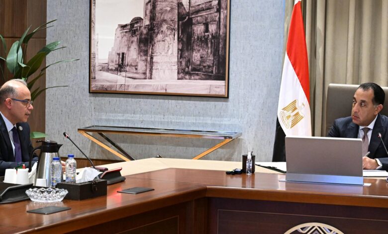 رئيس الوزراء يتابع خطة التوسّع بالطروحات الحكومية