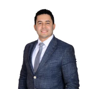 المستشار أحمد حسن العطار محامي الفنان الروسي جورجي كوراسوف