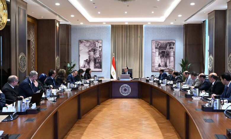 رئيس الوزراء يتابع موقف حياة كريمة