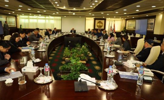 القابضة للبتروكيماويات تستضيف وفداً صينيا