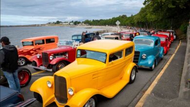 the 1932 Ford Attracts