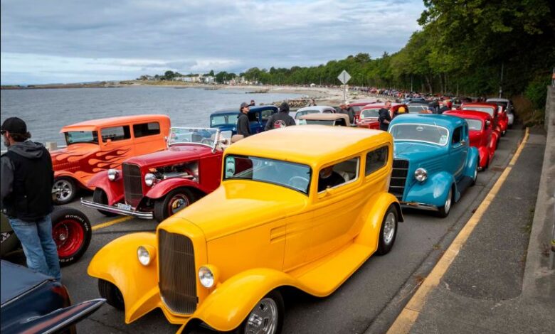 the 1932 Ford Attracts