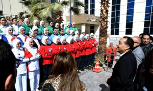 رئيس الوزراء يتفقد الأقسام المختلفة بمستشفى الكرنك الدوليّ