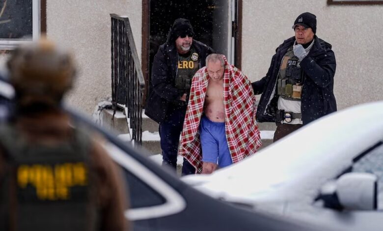 Immigration Agents Detain Minnesota Man In Boxers, Blanket Without Warrant
