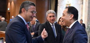 رئيس الوزراء ووزير التموين