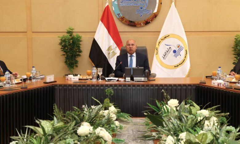 وزير النقل يترأس أعمال الجمعية العامة وغير العادية للشركة القابضة للنقل البحري والبري