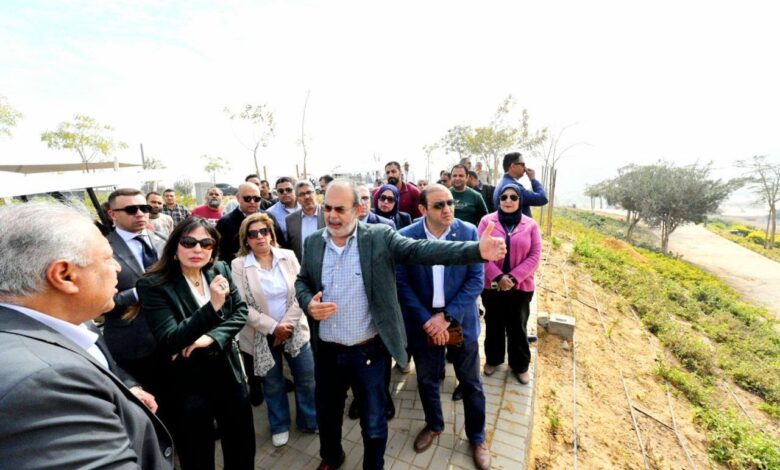 وزيرة الإسكان تقوم بجولة موسعة بمشروع حدائق تلال الفسطاط