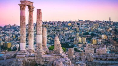 أجواء دافئة وزخات مطرية في البادية تؤدي لانخفاض ملموس في درجات الحرارة الإثنين