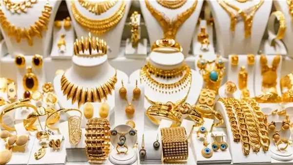 أسعار الذهب اليوم في الأسواق والصاغة مع المصنعية تفصيل كامل ليوم 11 أبريل 2026