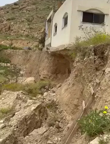 أوقاف مادبا تغلق مسجد الهيدان احترازيا خوفا من الانهيارات