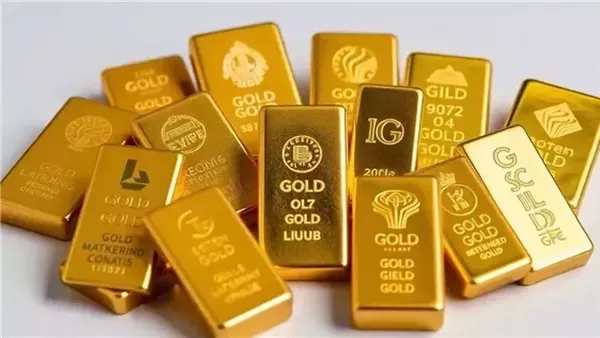 الذهب يسجل أول هبوط أسبوعي خلال أكثر من شهر مع تراجع الأسعار