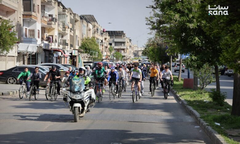 انطلاق مسير الدراجات الهوائية ضمن مهرجان نيسان حمص لتعزيز الثقافة الرياضية