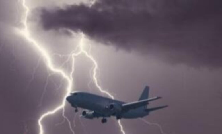 تحذير جوي في العراق غيوم كثيفة وعواصف رعدية تؤثر على حركة الطيران