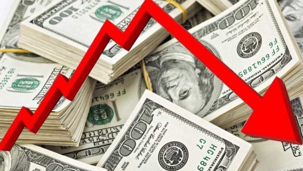 تراجع حاد في أسعار الدولار بالبنوك خسارة تقدر بجنيهين