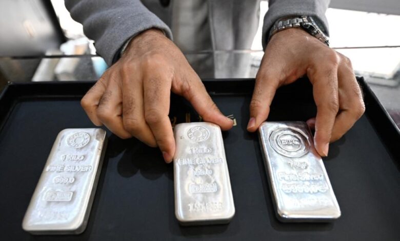 تراجع طفيف في أسعار فضة السعودية والأونصة تسجل مستوى جديد