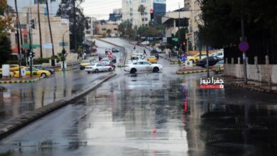 حالة الطقس في الأردن اليوم تتسم بأجواء باردة وزخات أمطار تتساقط على المناطق الغربية
