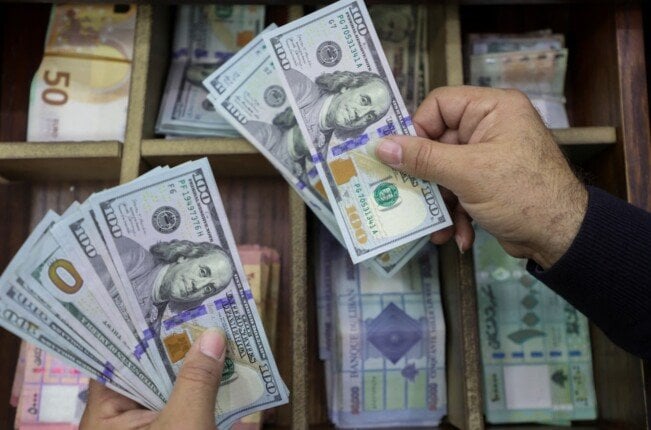 سعر صرف الدولار مقابل الجنيه المصري منتصف تعاملات الجمعة 24 أبريل