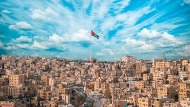 طقس الأردن السبت تحذيرات من الغبار وفرص زخات رعدية من الأمطار