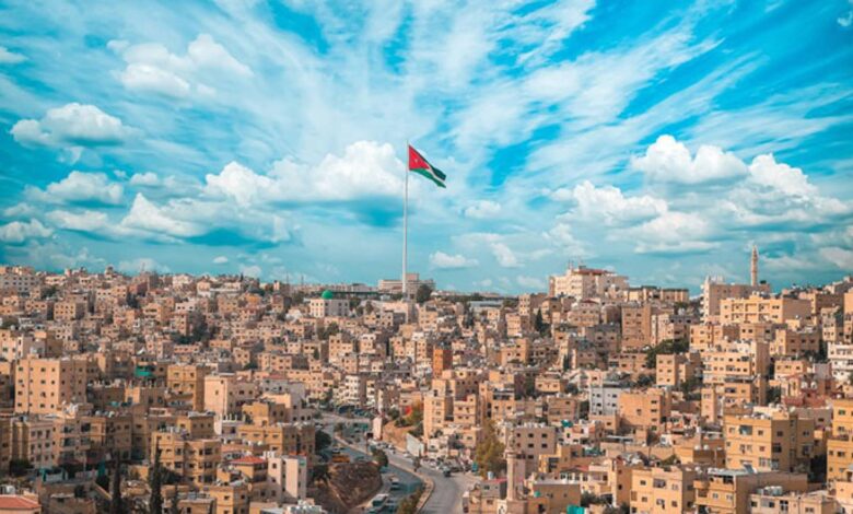 طقس الأردن السبت تحذيرات من الغبار وفرص زخات رعدية من الأمطار