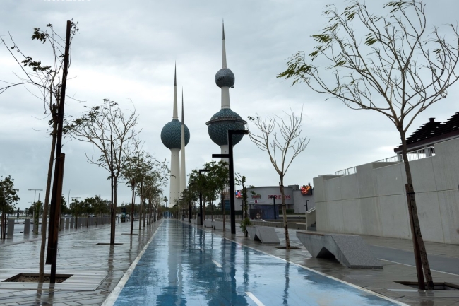 فرص أمطار خفيفة تبدأ اليوم وتشتد غدا وتستمر حتى صباح الأحد