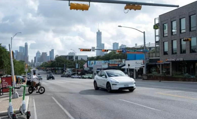 ماسك يعبر عن حذر تجاه سيارات الأجرة الذاتية والتوسع يتباطأ