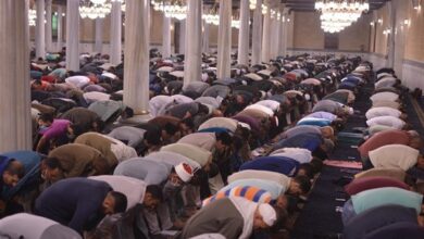 موعد أذان الفجر اليوم السبت في القاهرة والمحافظات مع مواقيت الصلاة الرسمية