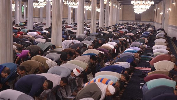 موعد أذان الفجر اليوم السبت في القاهرة والمحافظات مع مواقيت الصلاة الرسمية