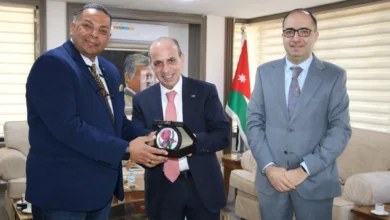 وزير الإدارة المحلية يناقش تعزيز التعاون مع صندوق المناخ الأخضر